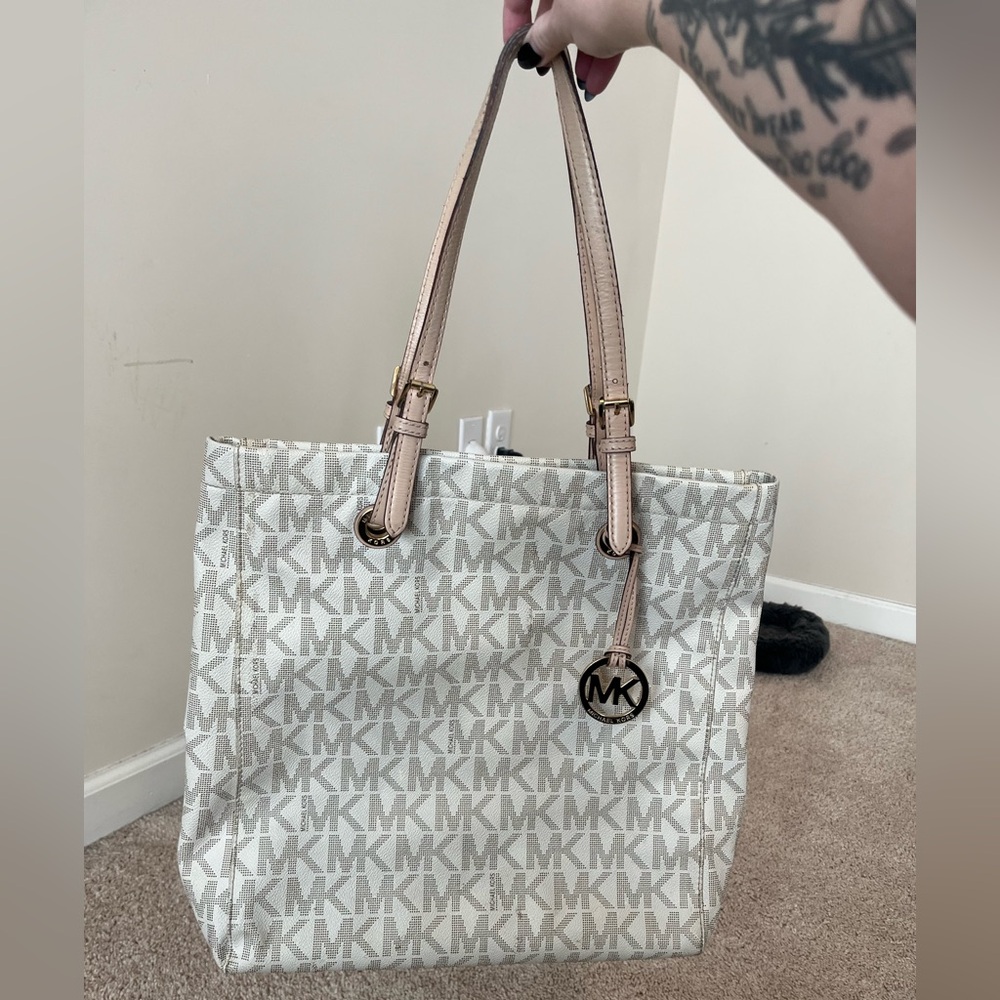 Michael Kors - Leather Purse